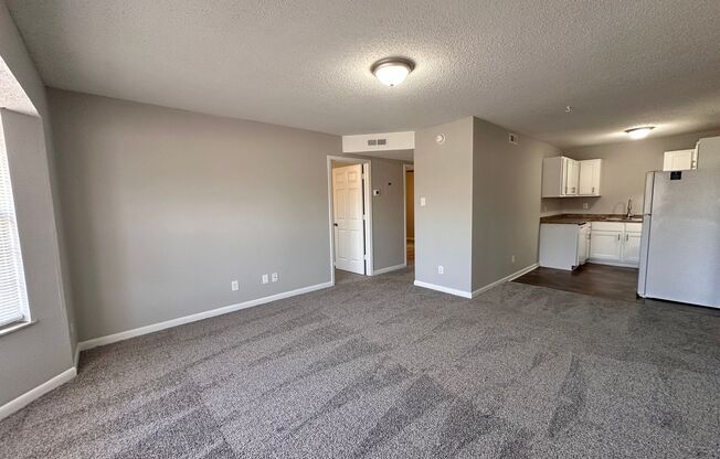 3 beds, 1 bath, 820 sqft, $1,398, Unit 231w