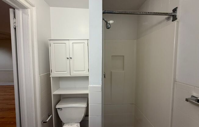 Studio, 1 bath, 315 sqft, $1,200, Unit New King Edward 1A4
