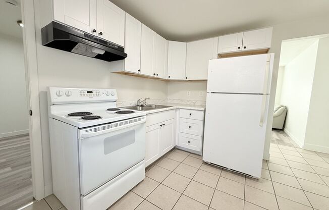 3 beds, 1 bath, $1,799, Unit A