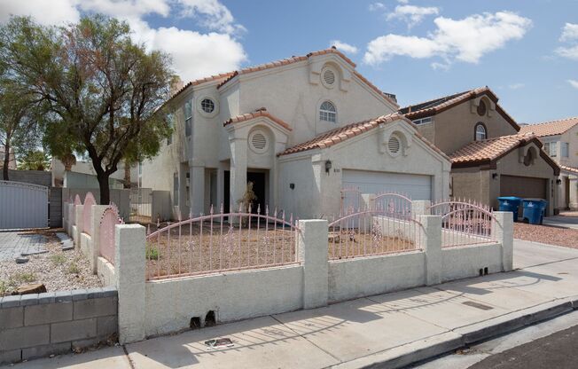 Well maintained home with pool near Summerlin Parkway