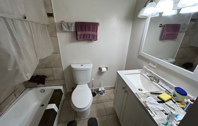 1 bed, 1 bath, $995, Unit 213