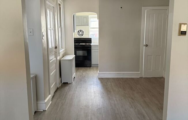 Newly Renovated 3BR with Front Porch Available Oxford Circle Area!