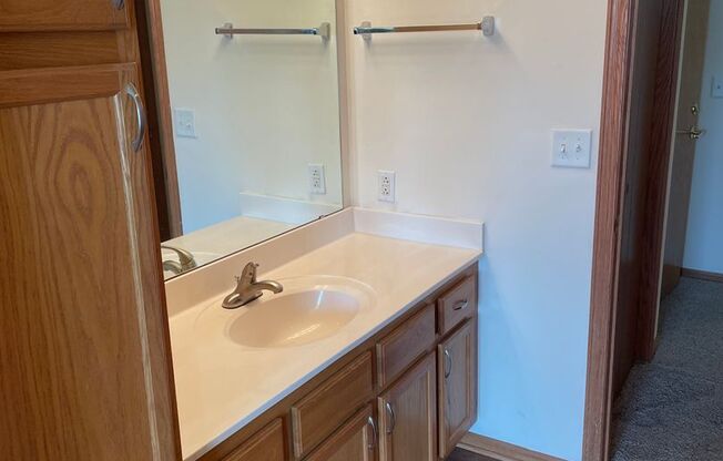 2 beds, 2 baths, 1,223 sqft, $1,725, Unit 931-101