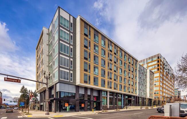 Coen & Columbia Exterior