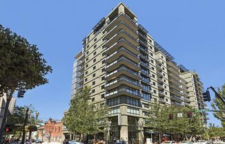 Luxury in the Heart of the Pearl – Stunning 2 Bedroom/2 Bath Condo Available at The Henry!