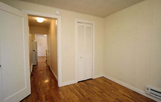 1 bed, 1 bath, 400 sqft, $1,350, Unit 3