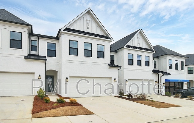 6029 MARIEMONT CIR