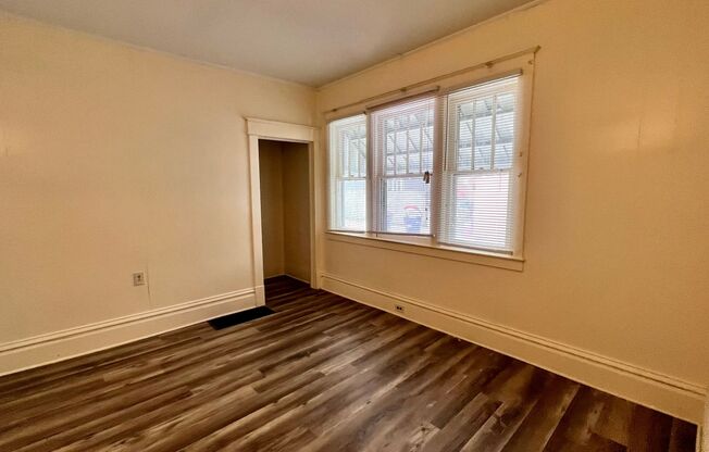44 Vandine NE- Midtown! Water included. Washer/dryer hook up.