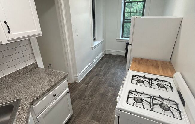 1 bed, 1 bath, 700 sqft, $2,000, Unit D03