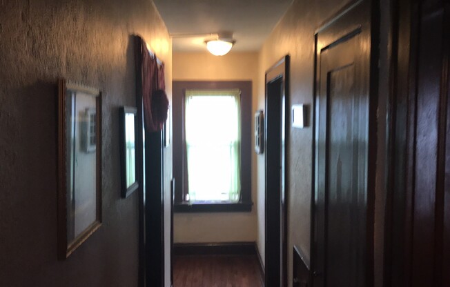 Charming 3 bedroom 1 bath in University/Lexington neighborhood!