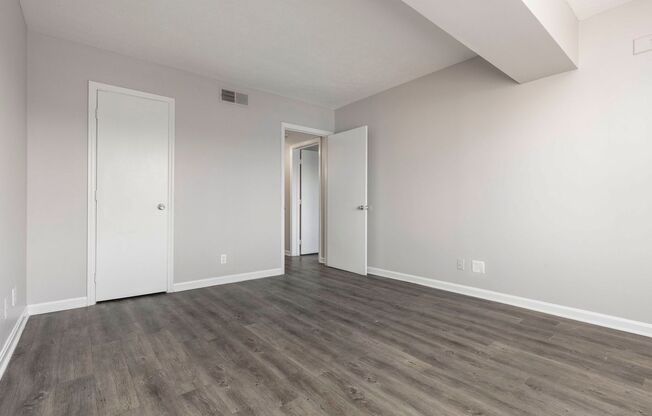 2 beds, 2 baths, $995, Unit 327