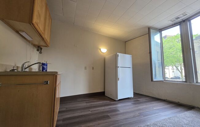 Studio, 1 bath, $825, Unit 272
