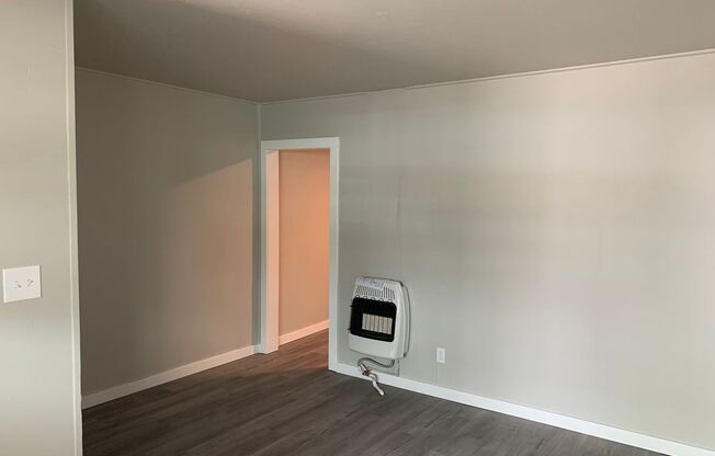 1 bed, 1 bath, 450 sqft, $995, Unit #7