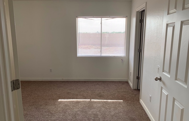 Affordable 5 Bedroom Living in Growing Maricopa
