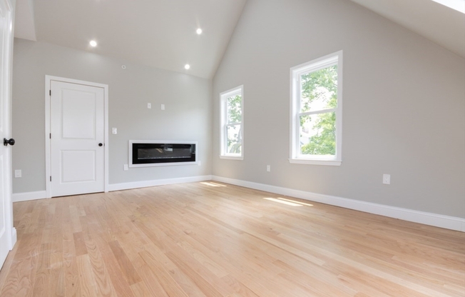 11 RADFORD LN