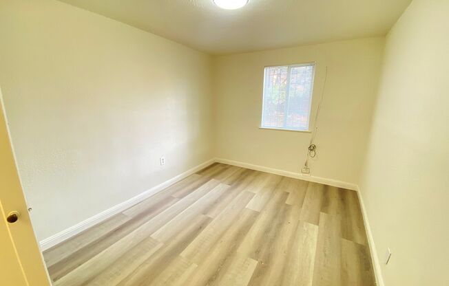 2 beds, 1 bath, $1,975, Unit Apt A