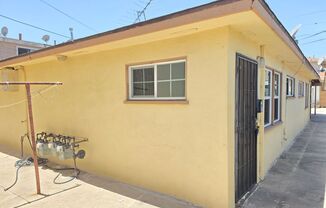12521 York Ave