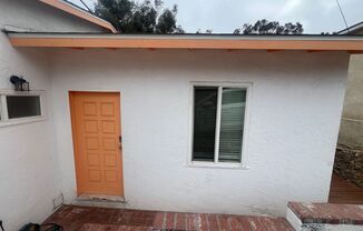 ***$300 Move-in special***Spacious 2 bed + Bonus room, 2 bath House