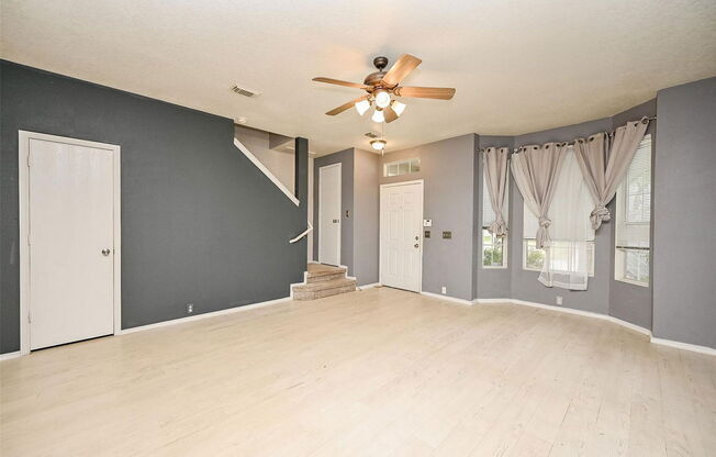 3 beds, 1.5 baths, 1,288 sqft, $1,377