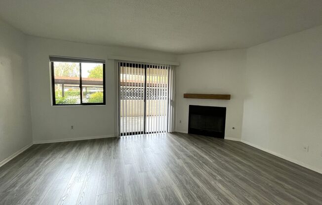 Beautiful 2 Bedroom 2 Bath Downstairs Unit!