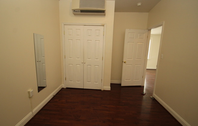 1 bed, 1 bath, 10 sqft, $1,050, Unit #9