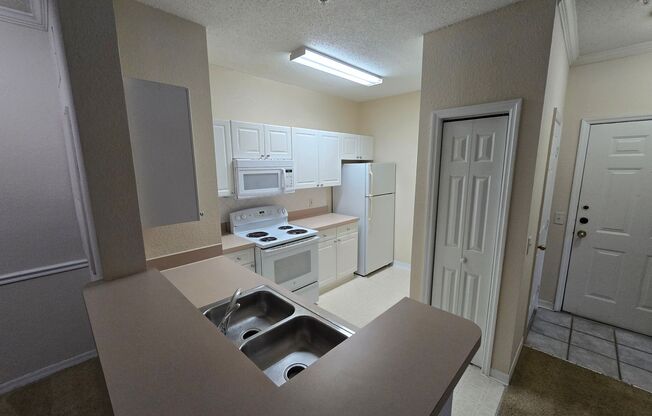 2 beds, 2 baths, $1,600