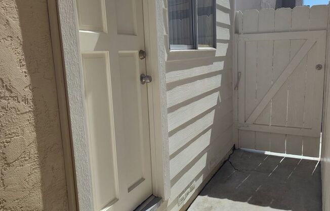 ***AVAILABLE NOW***Modern Micro Unit – Steps from Mission Beach Boardwalk!