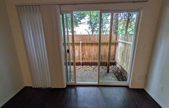 2 beds, 2 baths, 900 sqft, $1,575, Unit #01