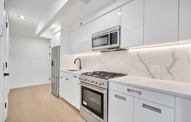 428 E 9 ST