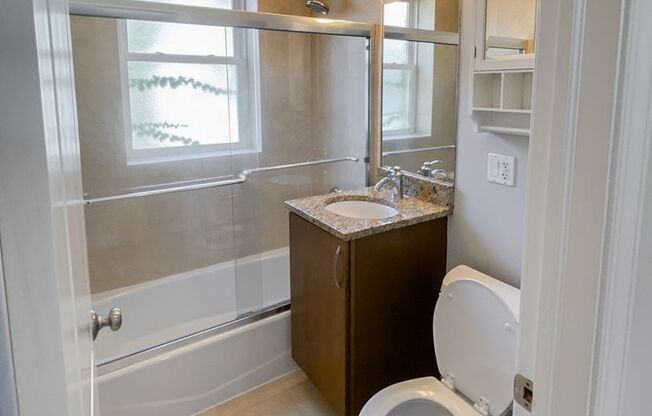 2 beds, 1 bath, 740 sqft, $2,750, Unit 3808M-2