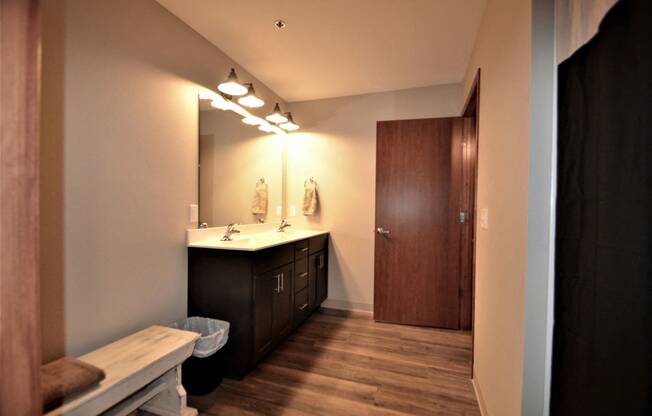 Hub | 3 BR | 2 Bath | Bathroom | Three Sixty Real Estate Solutions