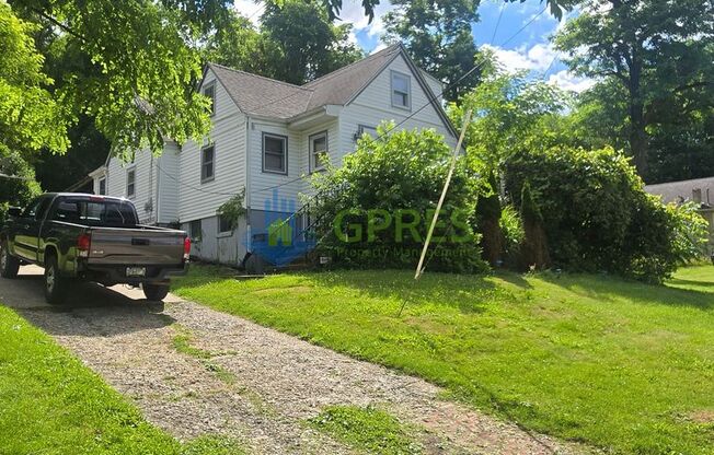 Spacious 2-story house 4-Bedroom house