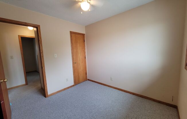 3 beds, 1 bath, $1,400