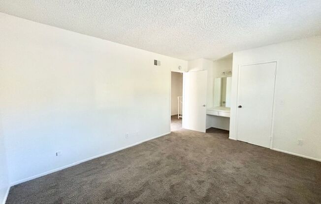 2 beds, 1 bath, $2,350, Unit # 2