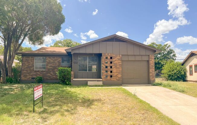 Available NOW!!!! Gorgeous 3 bedroom, 1 bath home with a full kitchen, laundry, garage door opener and fenced yard.