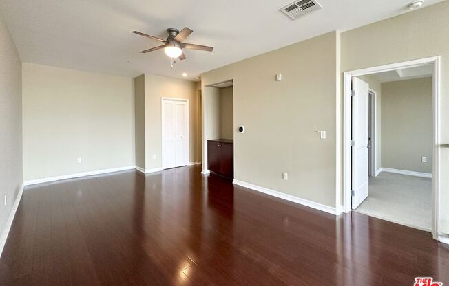 2 beds, 2 baths, 1,290 sqft, $3,700, Unit 439