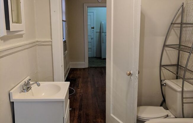 1 bed, 1 bath, $1,195, Unit Apt. 10