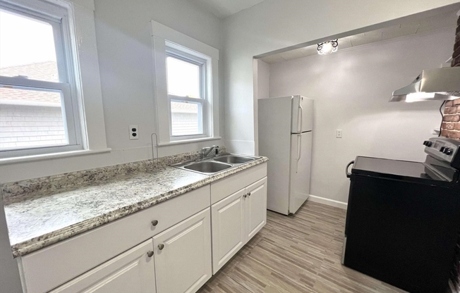 3 beds, 1 bath, 1,200 sqft, $2,850, Unit 2