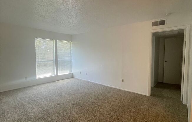 1 bed, 1 bath, 710 sqft, $870, Unit 214
