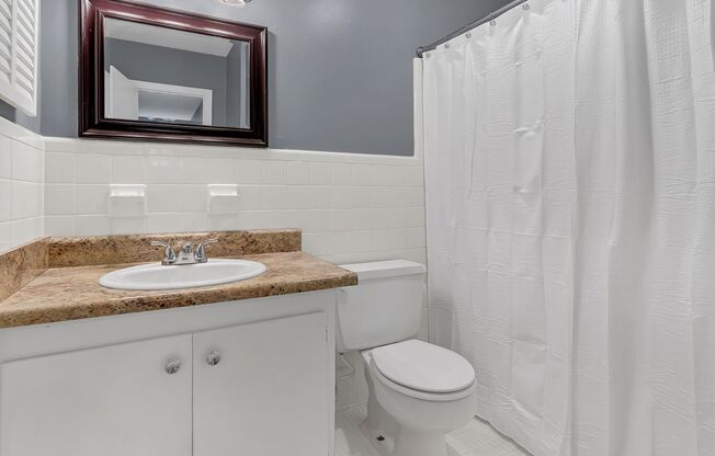 3 beds, 2.5 baths, 1,370 sqft, $1,015, Unit B-3