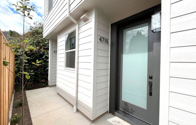 Newly Built Townhome-Style Unit with Laundry, A/C, Private Patio!