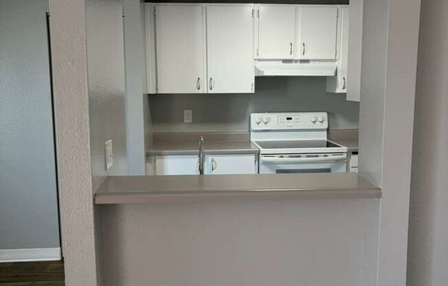 2 beds, 1 bath, 867 sqft, $1,250, Unit 601 F205