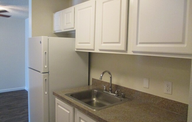 2 beds, 1 bath, 868 sqft, $1,799, Unit 22