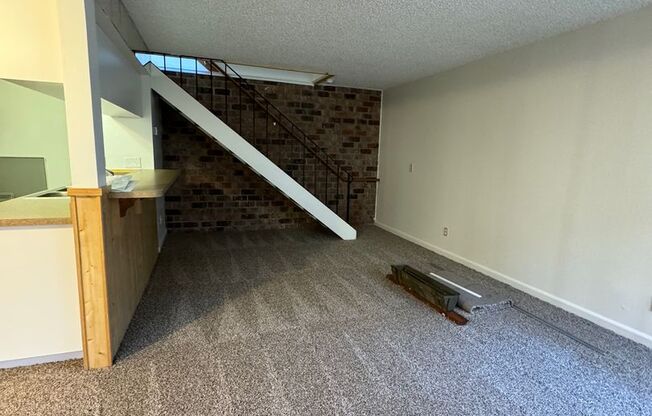 2 beds, 1 bath, $1,550, Unit # 2