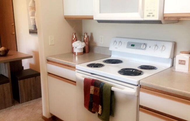 2 beds, 2 baths, 965 sqft, $1,104, Unit 320S