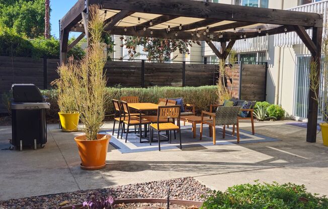 1 bed, 1 bath, 559 sqft, $1,850, Unit 235