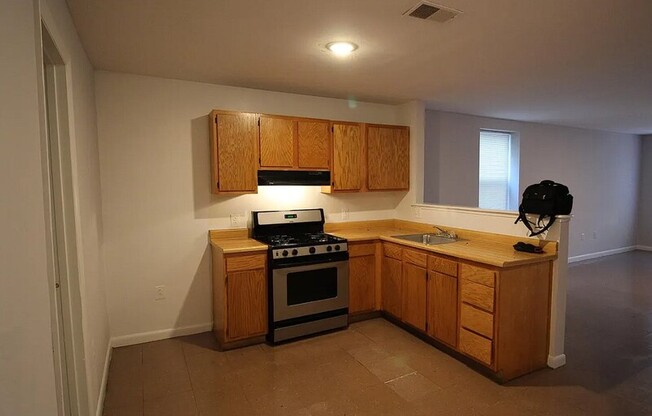 883 N 42 ST
