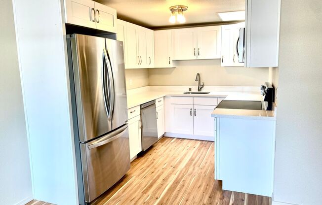 Amazing large 2-bedroom 1 bathroom Apartment. Washer/Dryer in Unit. Private larger balcony.