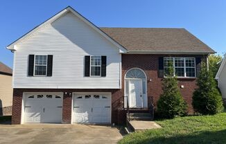 1553 Autumn Dr. Clarksville, TN 37042