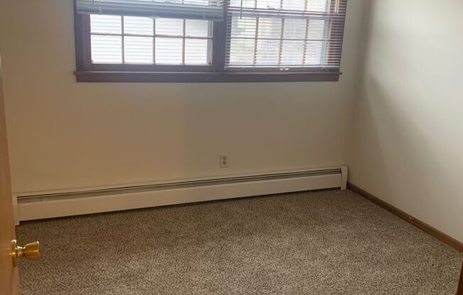 2 bedroom 1 bath lower apartment